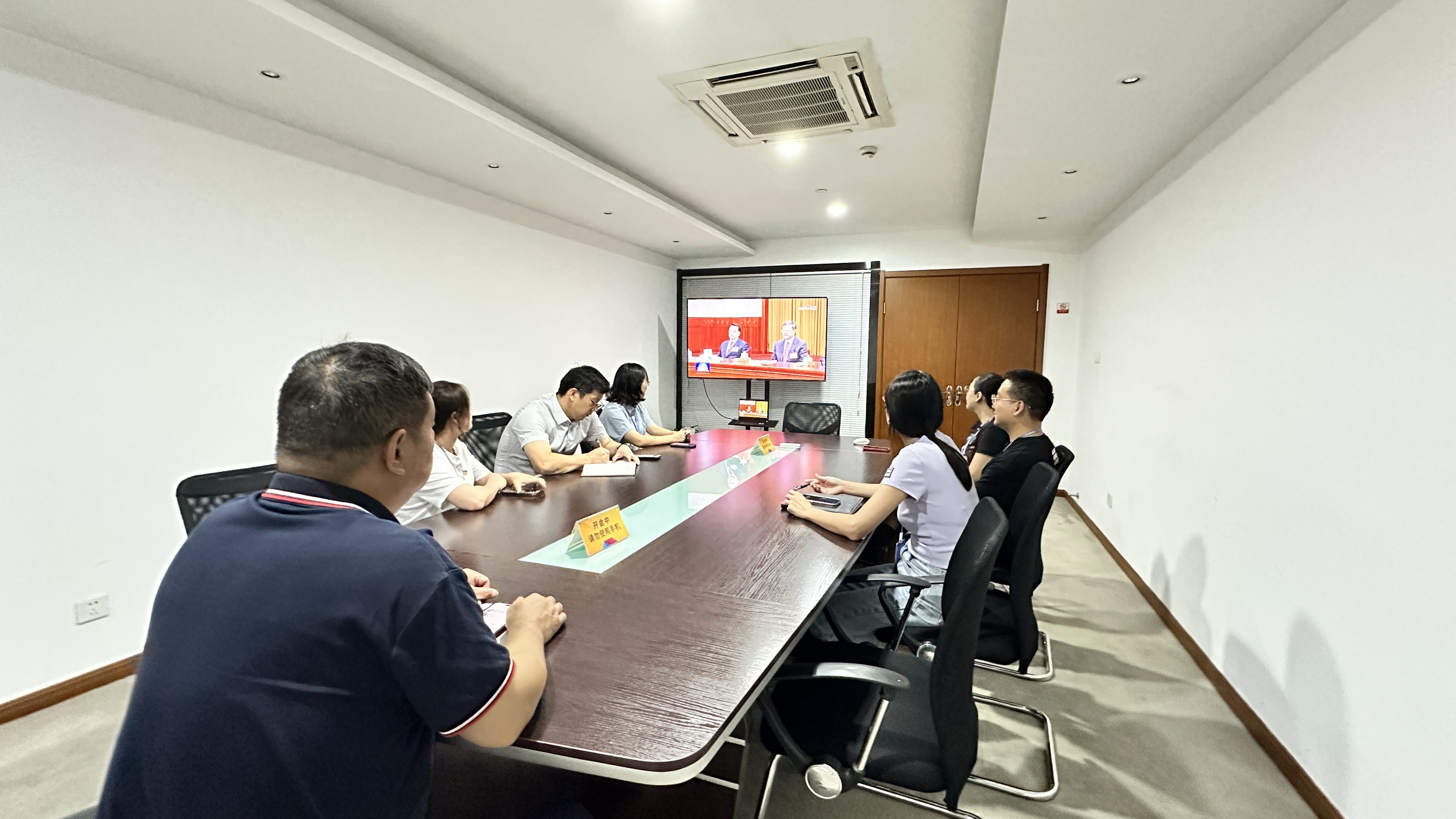 水晶城党支部发展8月党员固定活动