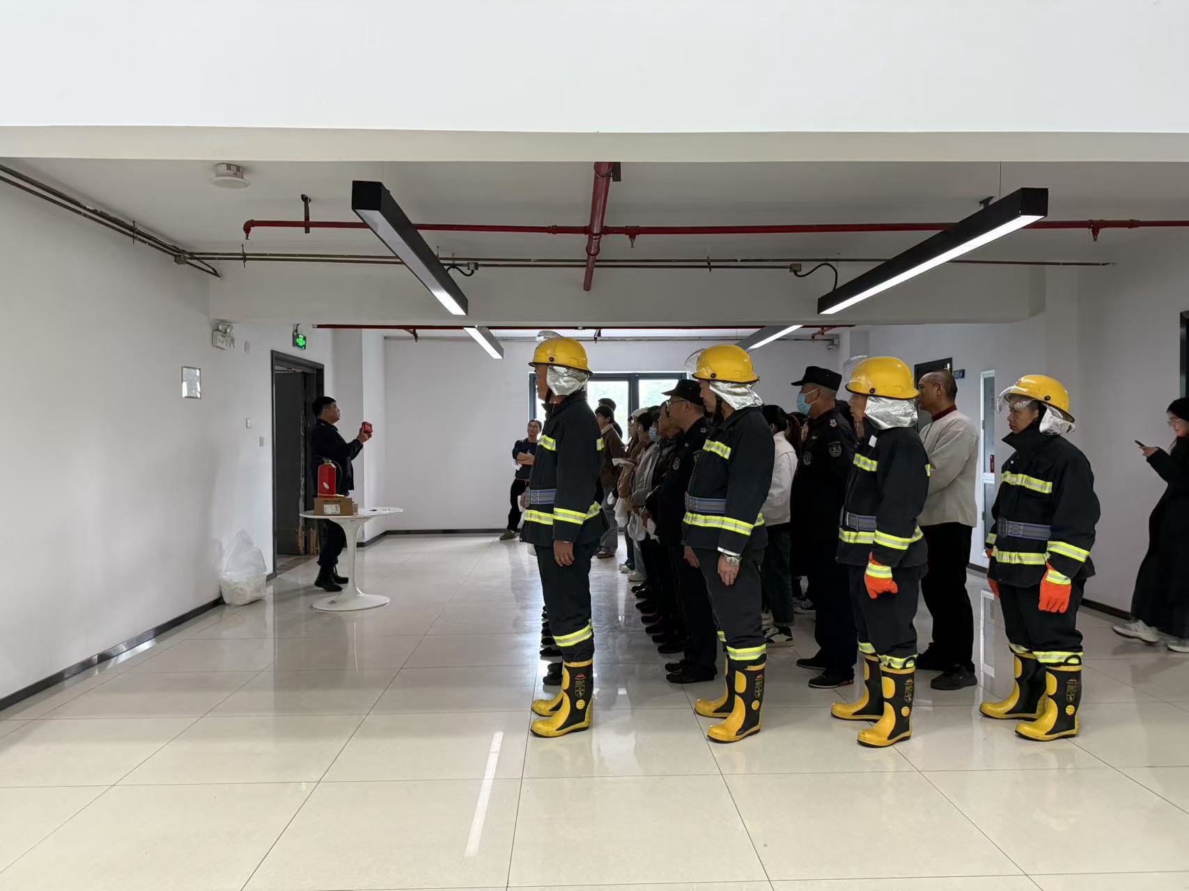 以练筑“防”，防备未“燃” ——k8.com文创集团发展消防逃生安全演练