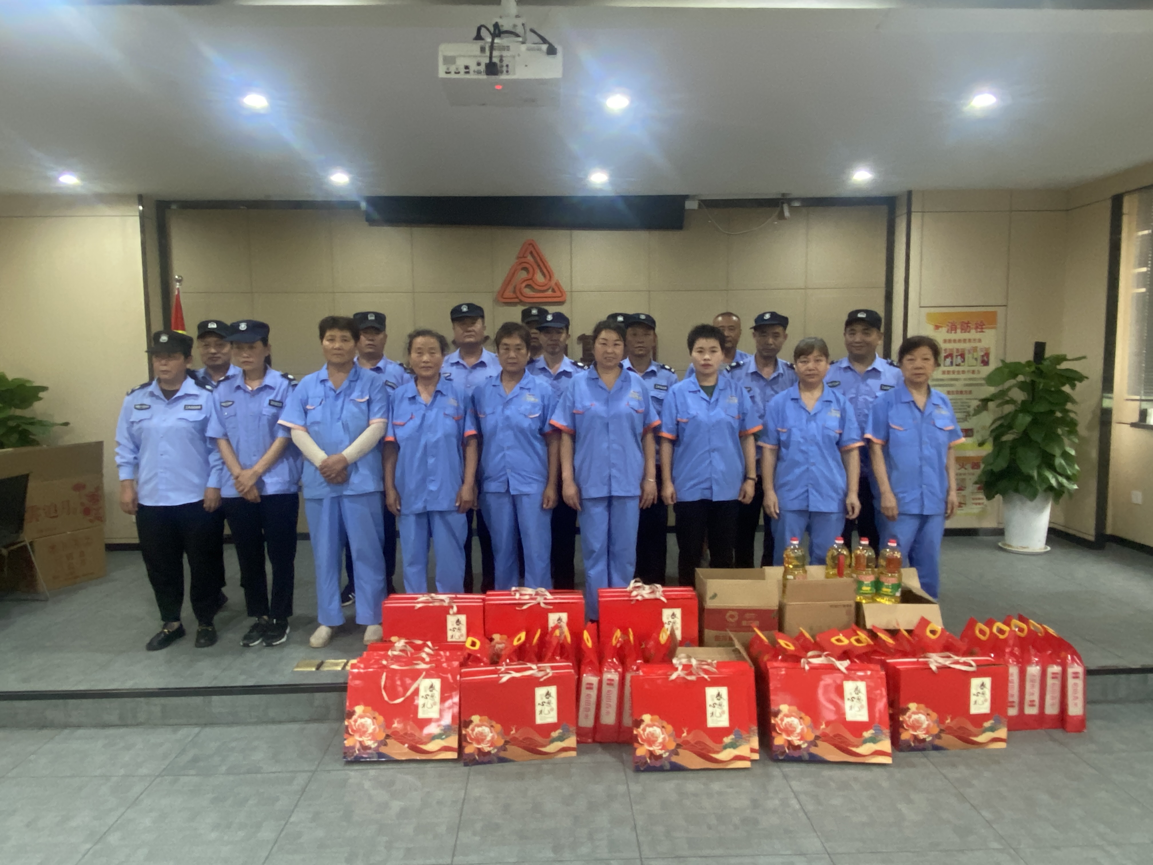 “浓情中秋节，慰问暖人心”——k8.com文创集团工会发展一线职工慰问活动