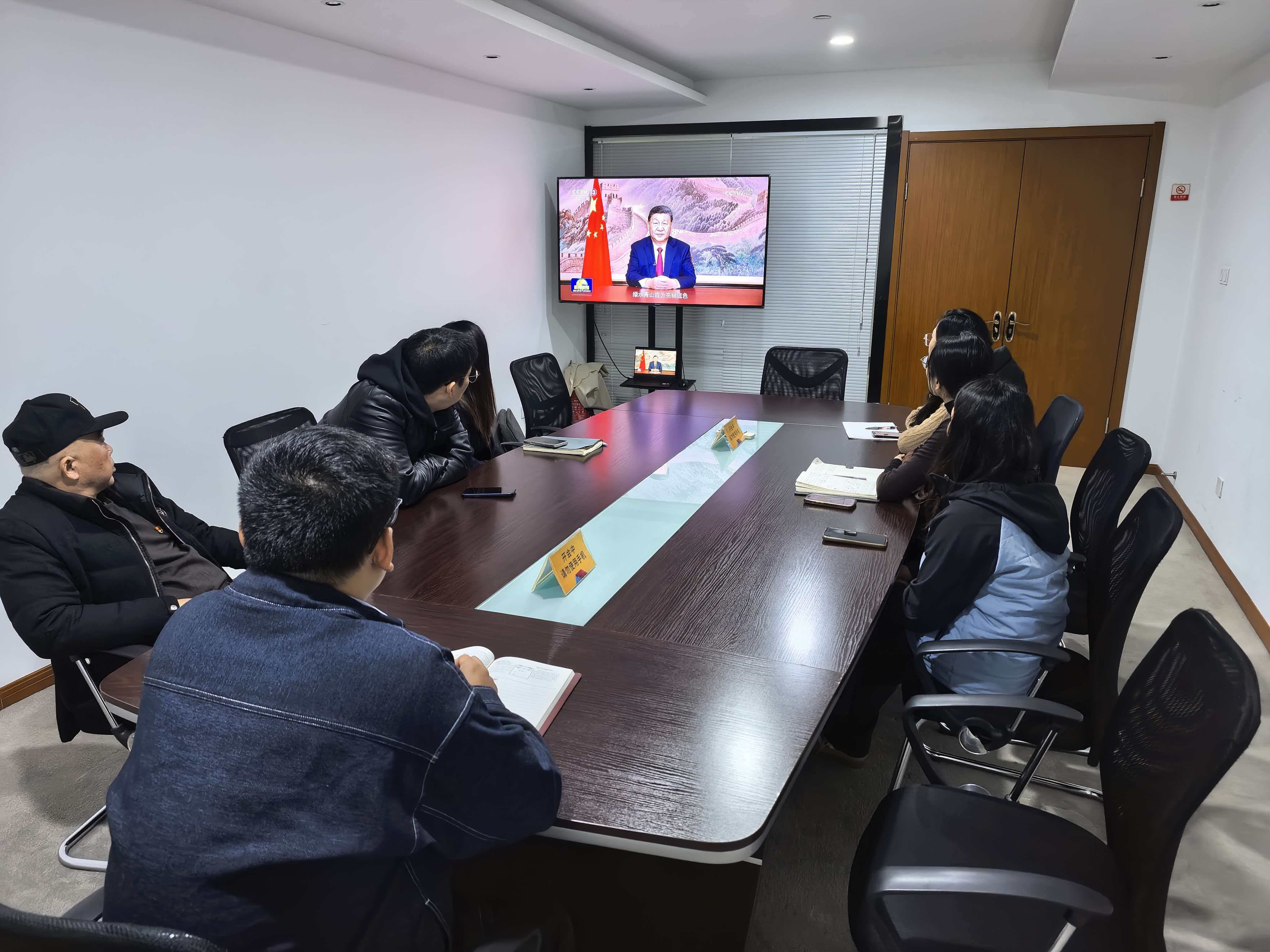 水晶城党支部发展1月党员固定活动
