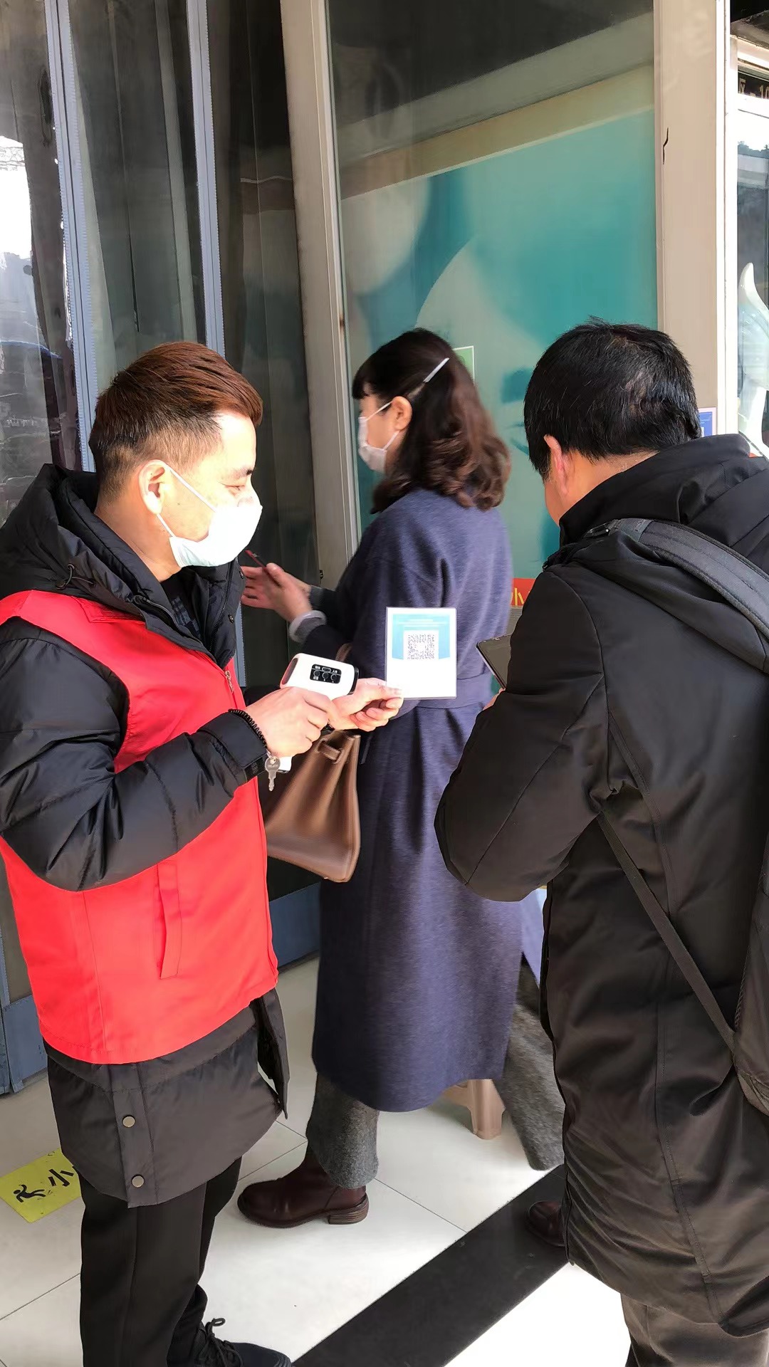 钱江商城劳协代表自愿者助力疫情防控