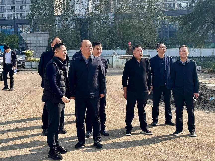 包河区委副书记、区长李炜一行光临老广电355潮水创意社区调研