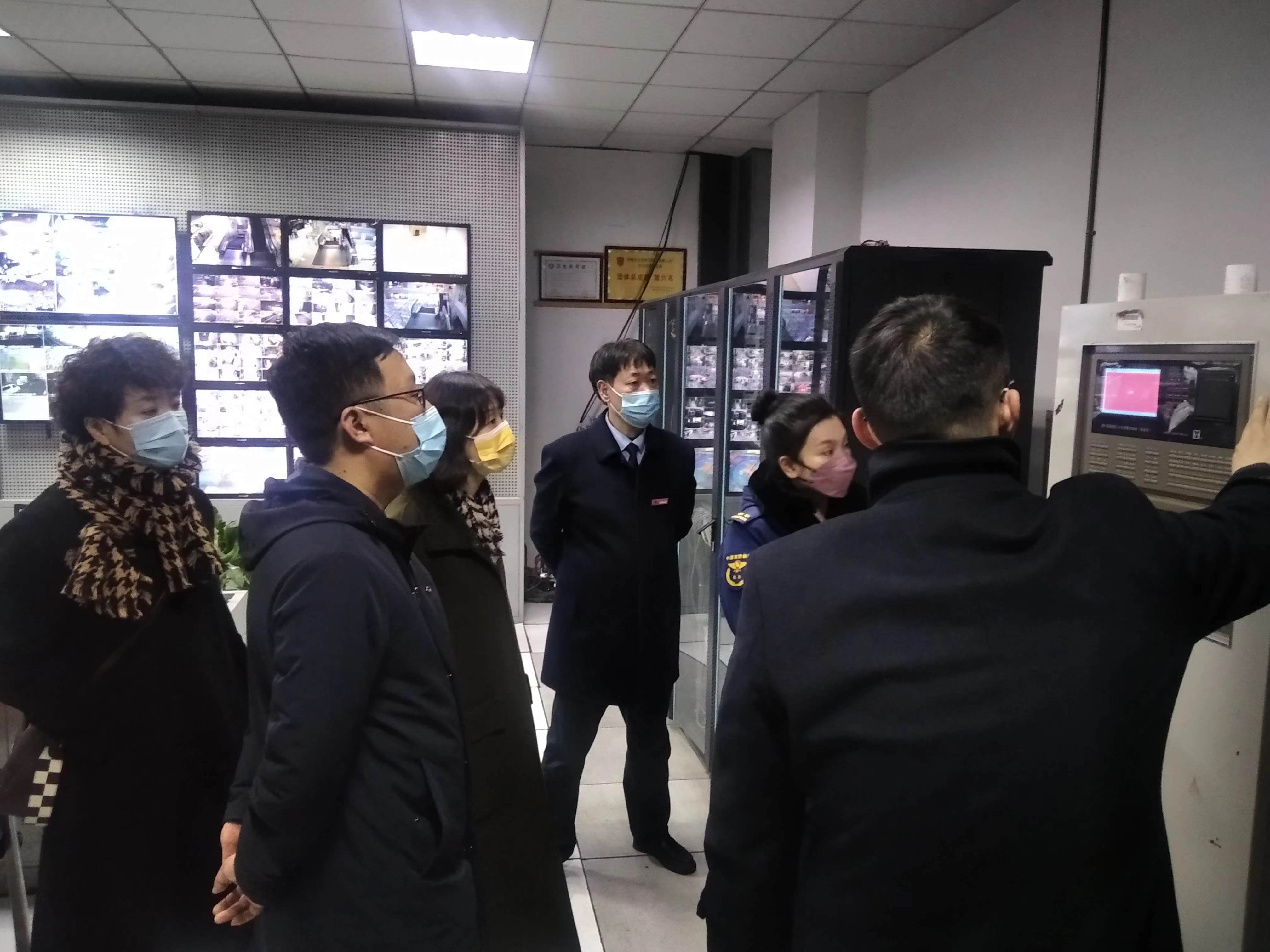 大关街路郑斌一行光临水晶城查抄消防安全