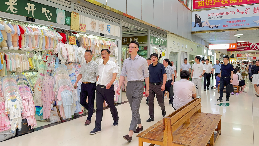 绷紧“安全弦”，把好“节前关”！拱墅区区辅导光临钱江商城发展节前安全出产查抄