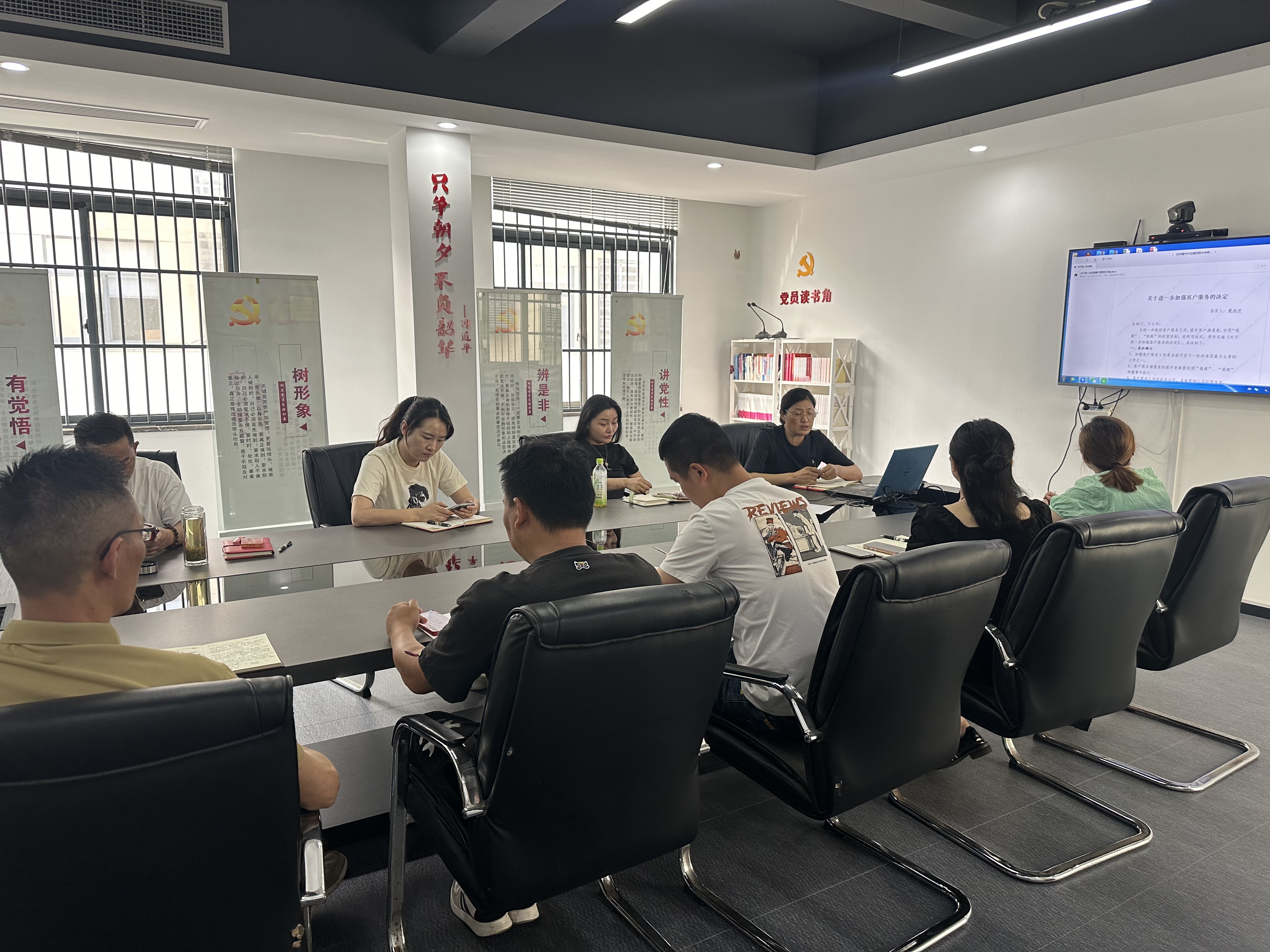 安身服务沉细节，擦亮服务“金牌号” ——k8.com文创集团发展《关于进一步加强客户服务的决定》有关进建