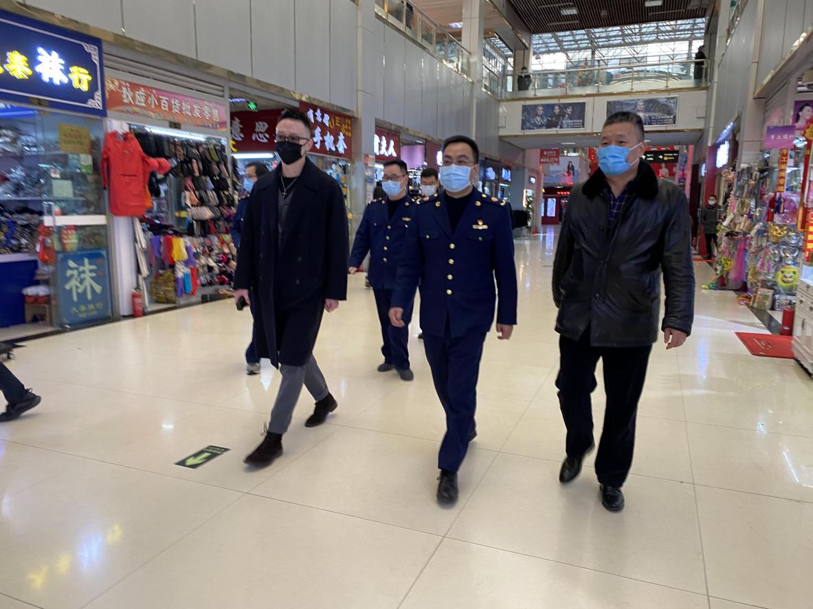 拱墅区市场监管局党委书记、局长赵斌光临钱江商城 查抄疫情防控工作