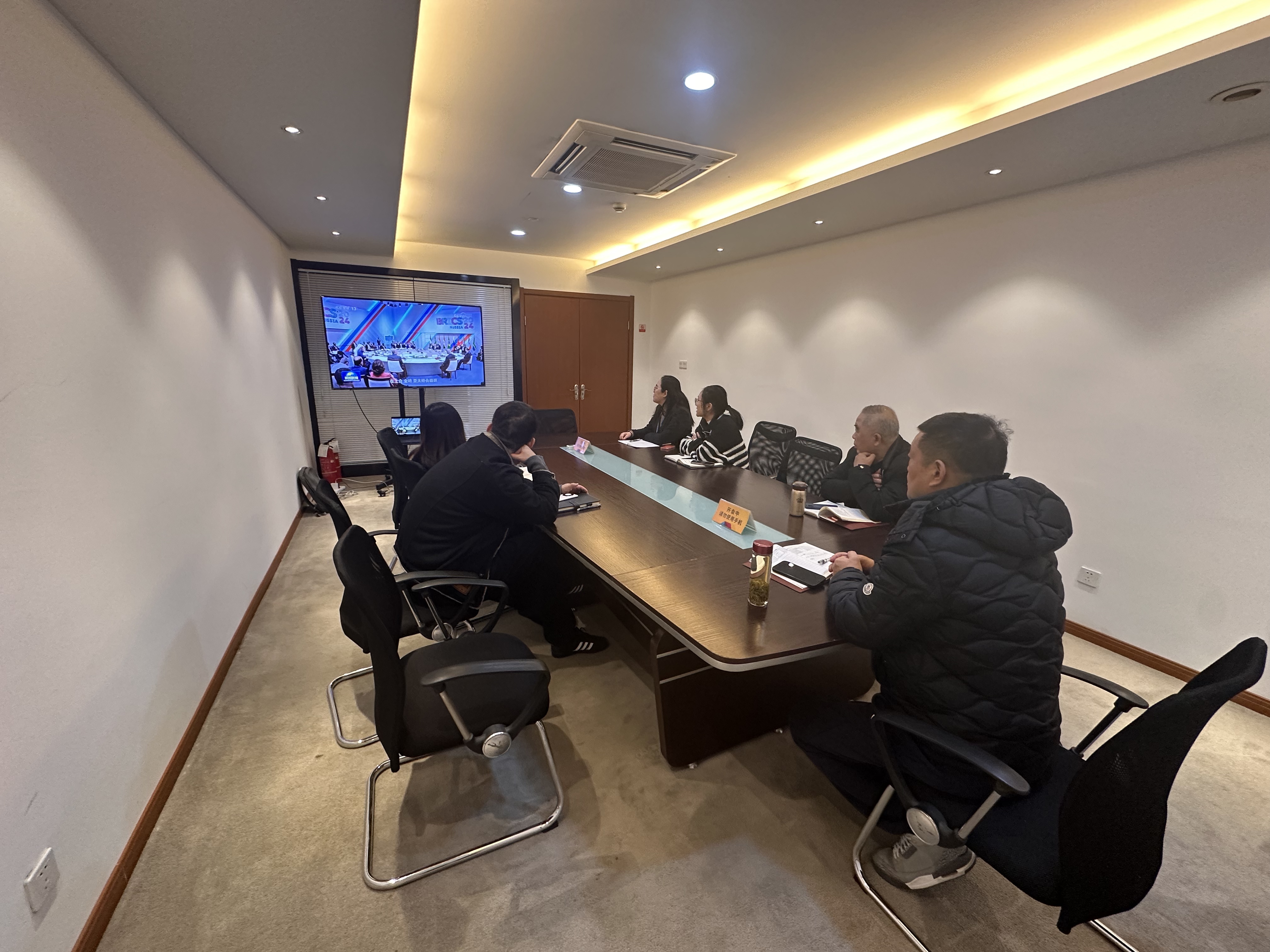 水晶城党支部发展1月党员固定活动