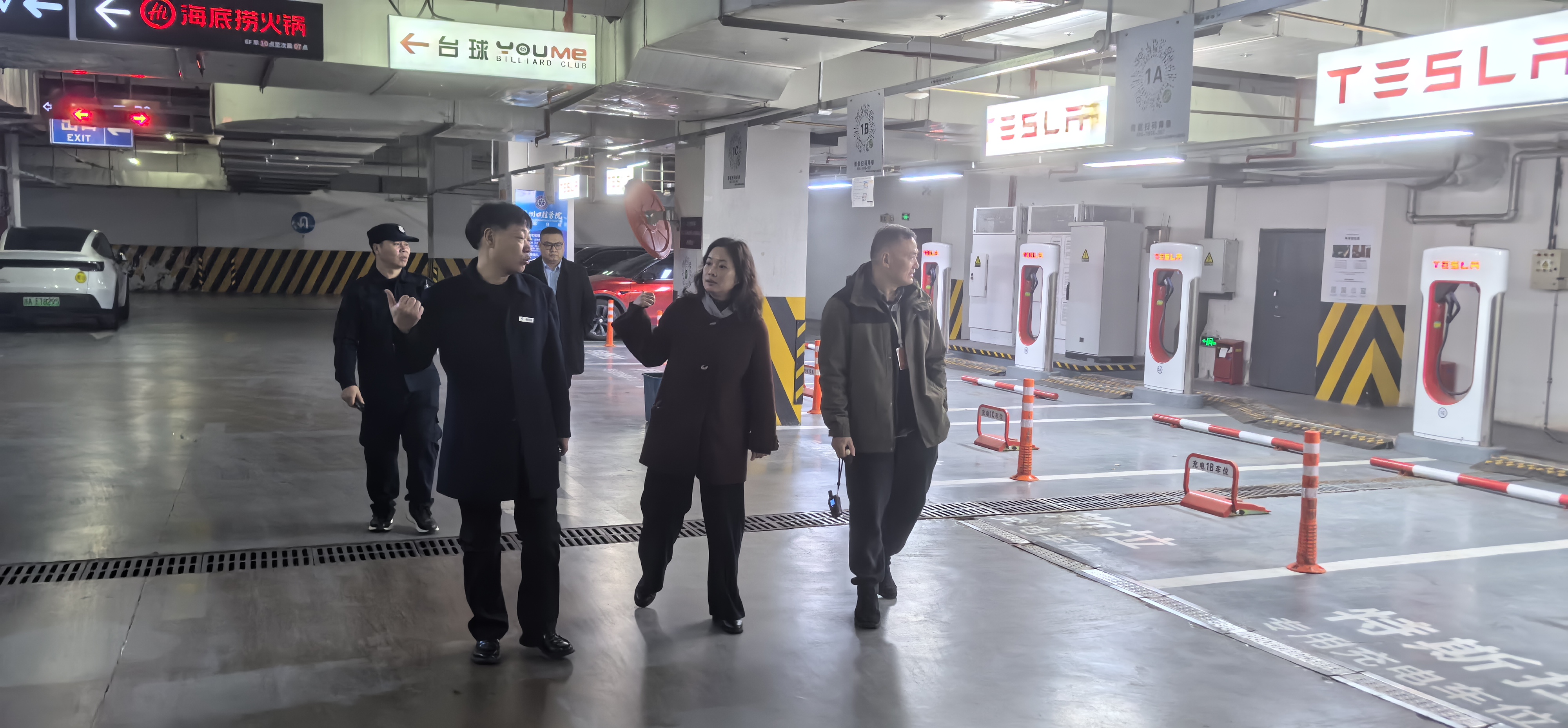 筑牢安全防线 护航安然佳节——水晶城发展节前安全专项查抄