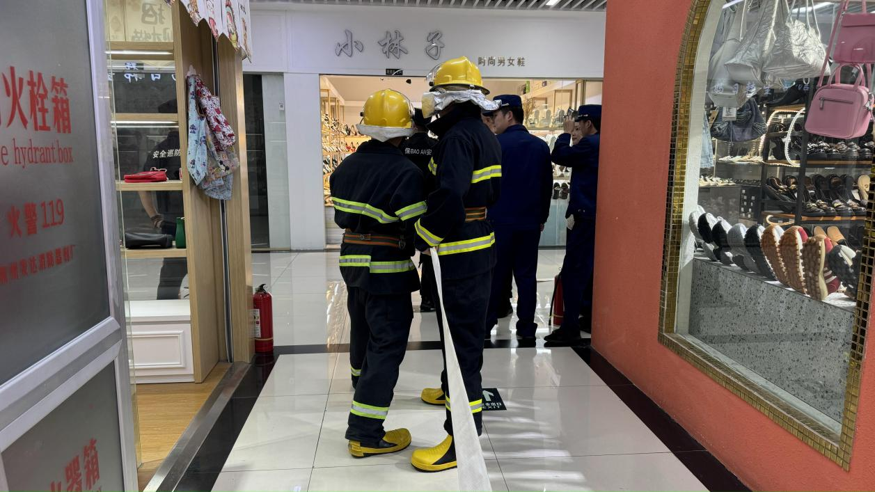 以演促防，钱江商城结合水晶城发展微型消防站拉练