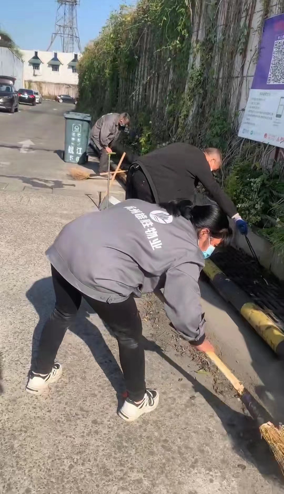 钱江商城发展停车场排水口算帐工作