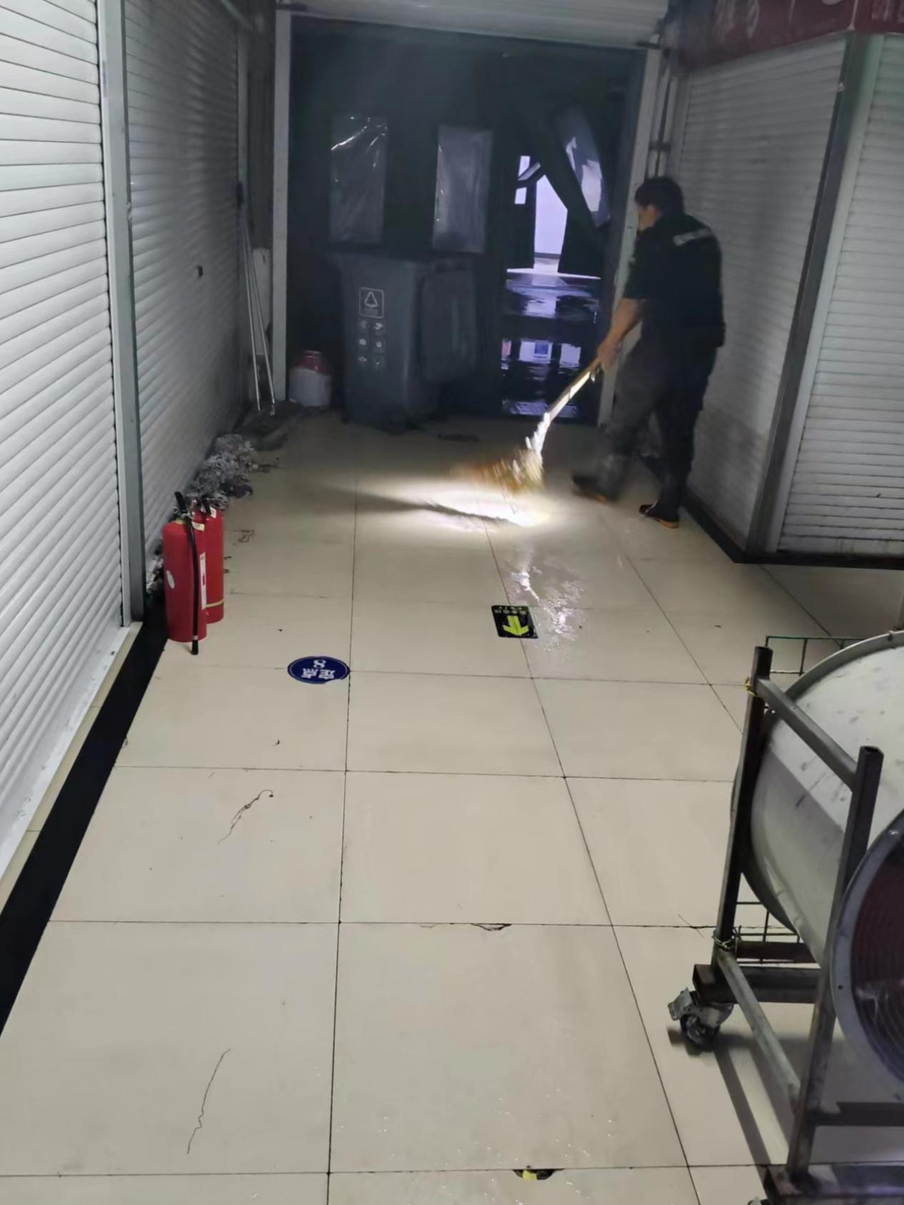 迎战暴雨，钱江商城打好排水防汛攻坚战