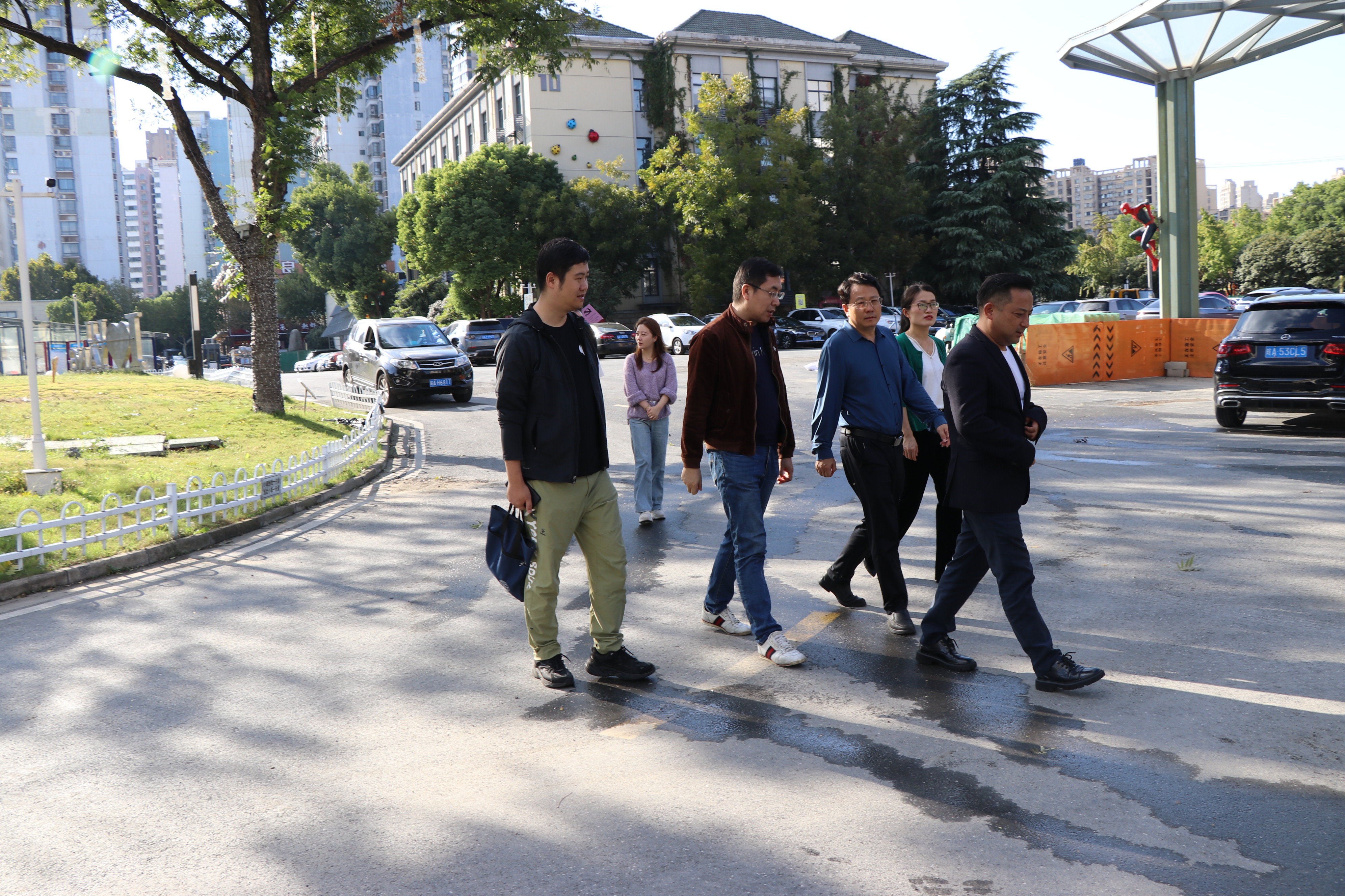 庐阳区副区长方志山一行光临庐阳k8.com文创园调研