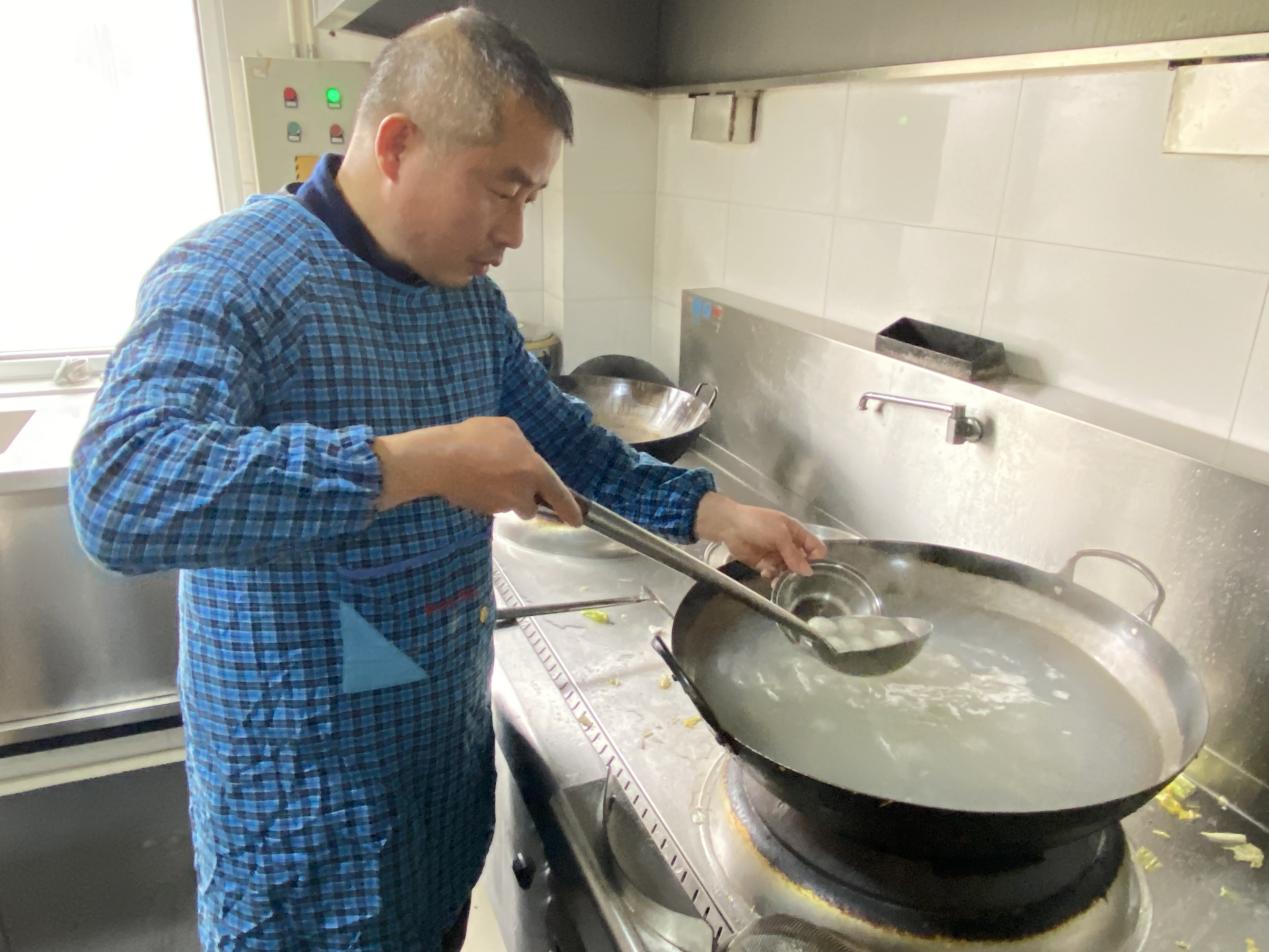 幼幼汤圆庆元宵，浓浓真情暖人心