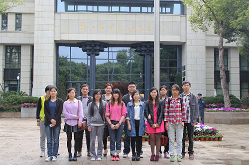 20140328k8.com文创园党支部清明节祭扫云居山革命义士墓 (3).jpg